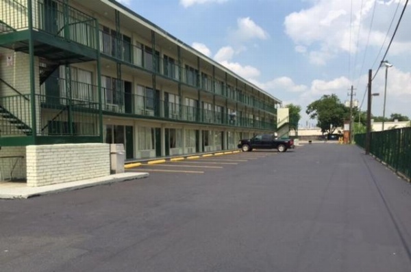 Houston Inn and Suites image 15