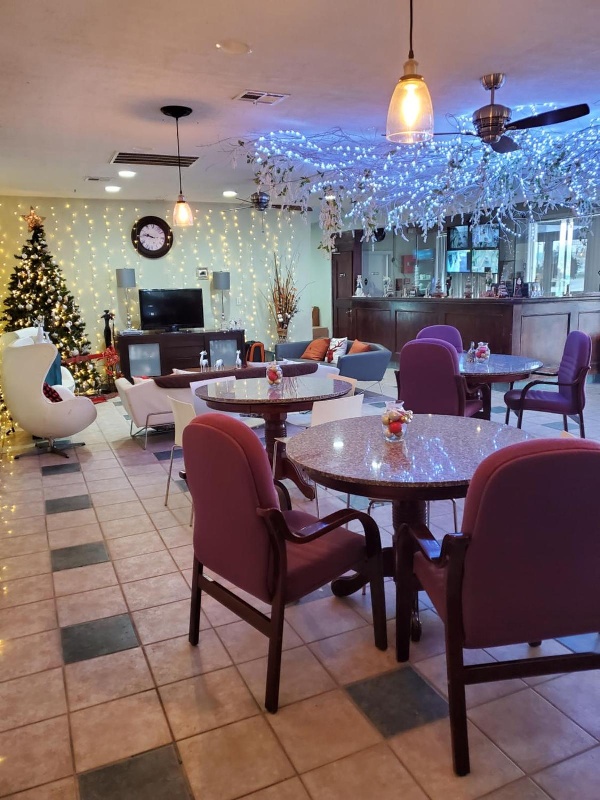 Houston Inn and Suites image 2