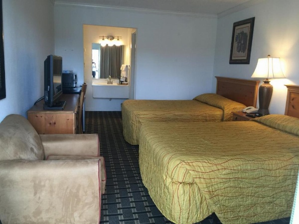 Houston Inn and Suites image 21