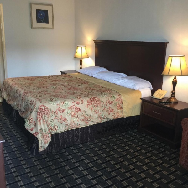 Houston Inn and Suites image 26