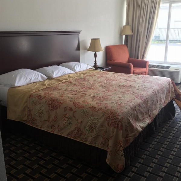 Houston Inn and Suites image 27